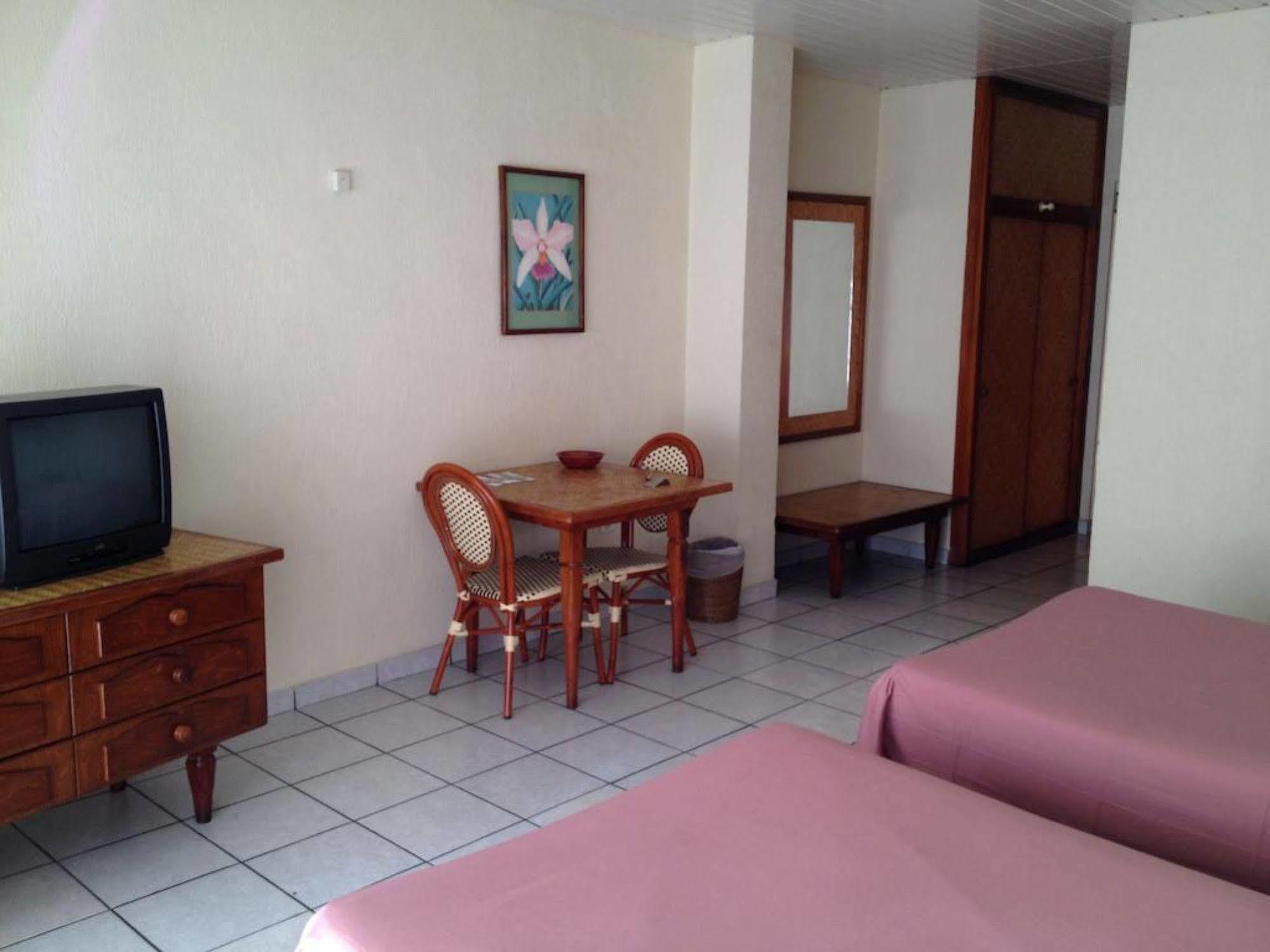Hotel Tiare Tahiti Папеете Екстериор снимка
